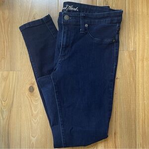 Universal Thread Women's Dark Blue Skinny Jeans